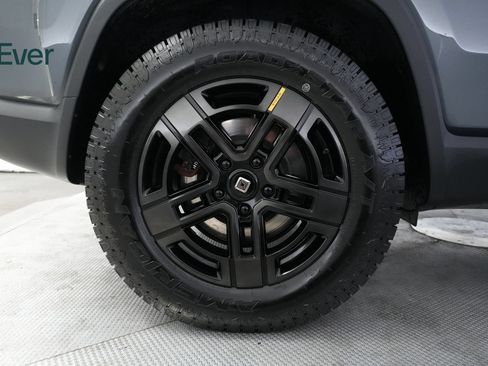 Used 2024 Rivian R1S Adventure AWD/4WD image 22