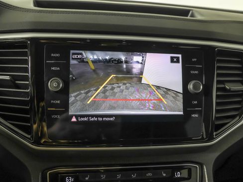 Used 2022 Volkswagen Atlas Cross Sport SE image 6