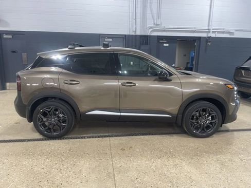 New 2026 Nissan Kicks SR w/ Cold Weather Package image 6