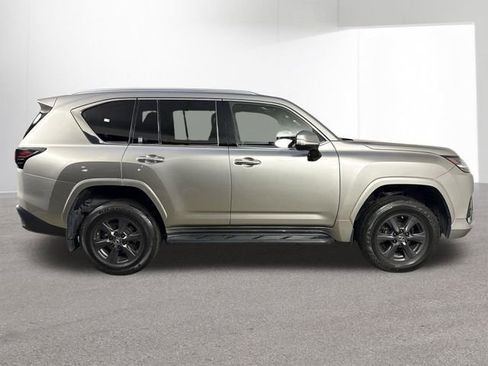 Used 2024 Lexus LX 600 4WD w/ Luxury Package image 40