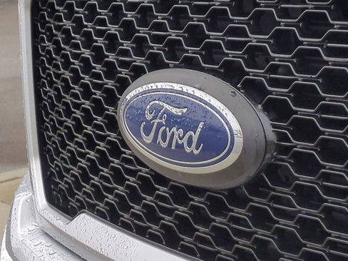 Used 2018 Ford F150 XLT w/ Equipment Group 302A Luxury image 13