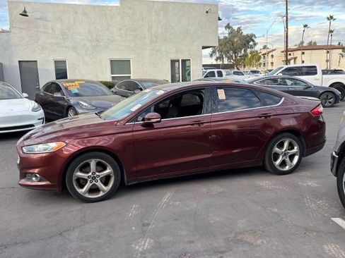 Used 2016 Ford Fusion SE w/ Equipment Group 201A image 6