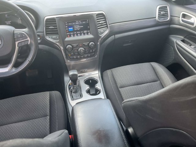Used 2021 Jeep Grand Cherokee Laredo w/ Security & Convenience Group AWD/4WD image 15