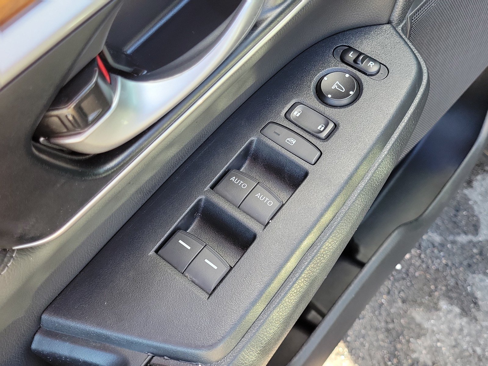 Used 2020 Honda CR-V EX-L image 14