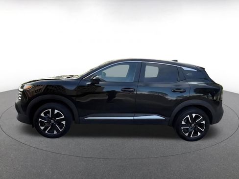 Used 2025 Nissan Kicks SV image 8