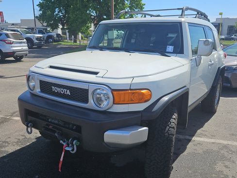 Used 2013 Toyota FJ Cruiser 4WD w/ Convenience Pkg image 1