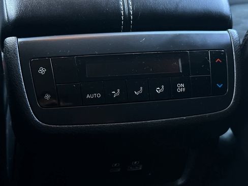 Certified 2022 Nissan Pathfinder SV image 15