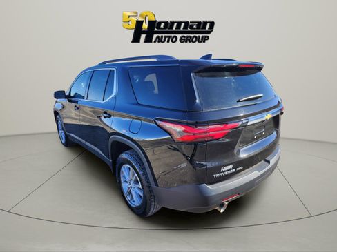 Used 2023 Chevrolet Traverse LT image 3