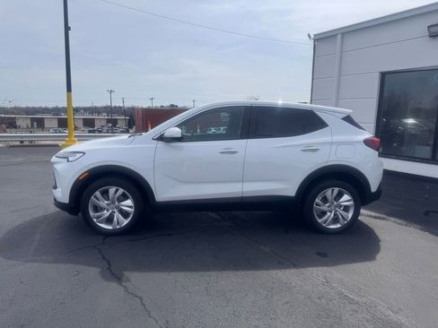 Used 2024 Buick Encore GX Preferred FWD image 2