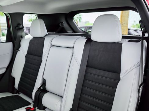 New 2026 Mitsubishi Outlander SE image 29