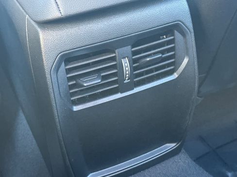 Used 2025 BMW 230i Coupe w/ Convenience Package image 14