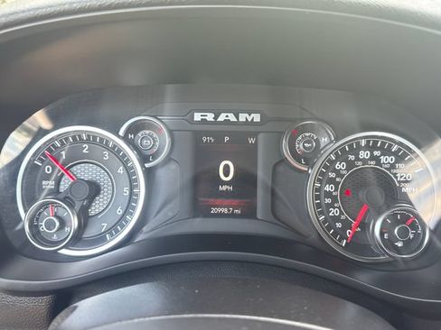 Used 2024 RAM 2500 Big Horn w/ Sport Appearance Package AWD/4WD image 25