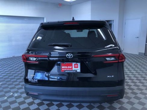 Used 2025 Toyota Grand Highlander AWD image 16