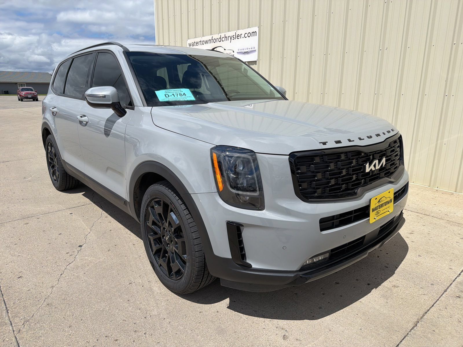 Used 2022 Kia Telluride SX w/ Nightfall Edition Package AWD/4WD image 2