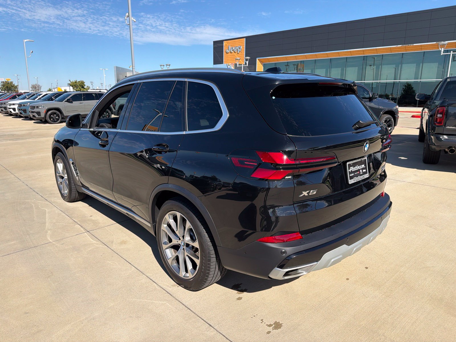 Used 2025 BMW X5 sDrive40i w/ Premium Package RWD image 3