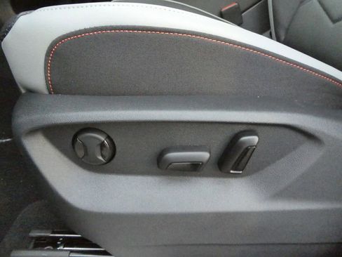 New 2026 Volkswagen Atlas Peak Edition AWD/4WD image 25