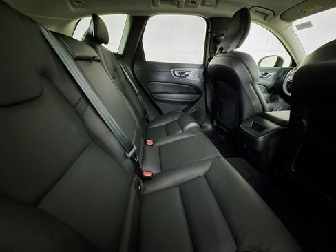 Used 2025 Volvo XC60 B5 Plus image 26