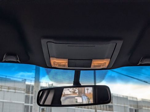 Used 2015 Ford Explorer XLT FWD image 25