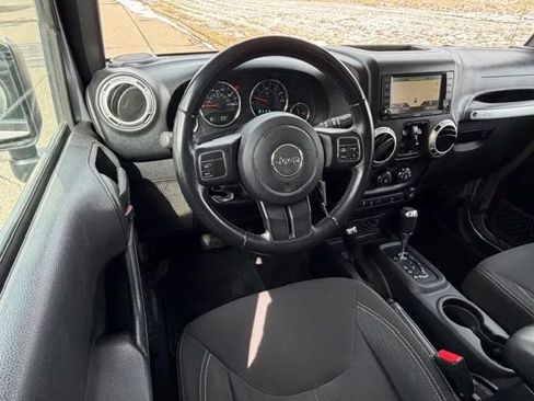 Used 2016 Jeep Wrangler Unlimited Sahara w/ Dual Top Group image 7