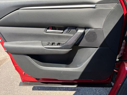 Used 2025 MAZDA CX-50 AWD 2.5 S w/ Premium Package image 18