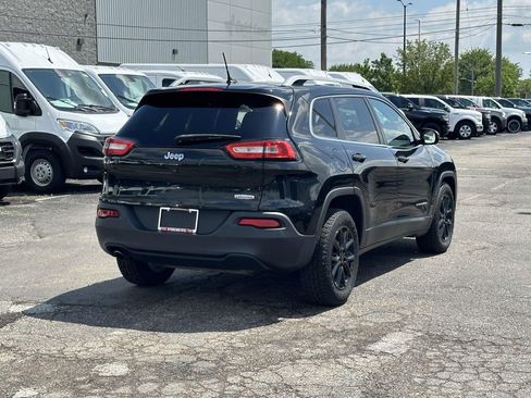 Used 2016 Jeep Cherokee Latitude FWD image 4
