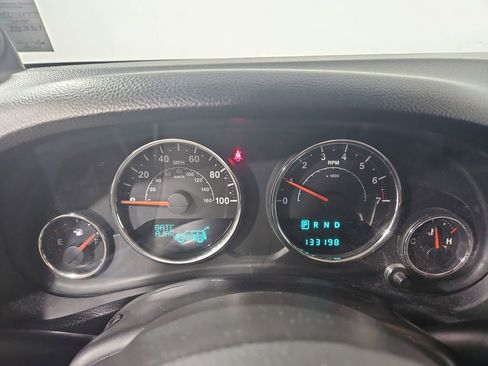 Used 2014 Jeep Wrangler Unlimited Rubicon w/ Connectivity Group image 16