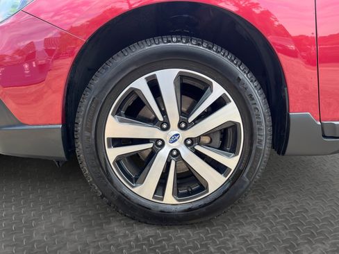 Used 2019 Subaru Outback 3.6R Limited AWD/4WD image 16
