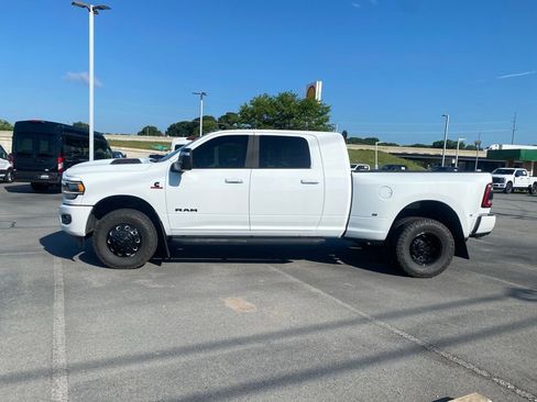 Used 2024 RAM 3500 Laramie w/ Night Edition AWD/4WD image 4