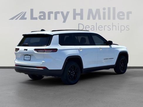 Used 2025 Jeep Grand Cherokee L Altitude RWD image 6