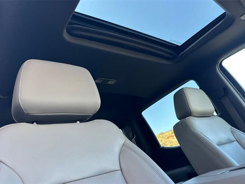 Used 2019 GMC Sierra 1500 SLT image 16