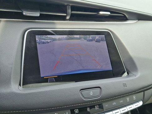 Used 2019 Cadillac XT4 Luxury w/ Cold Weather Package FWD image 19