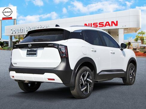 New 2026 Nissan Kicks SV image 4