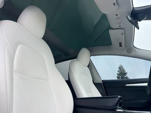 Used 2021 Tesla Model 3 Standard Range Plus image 17