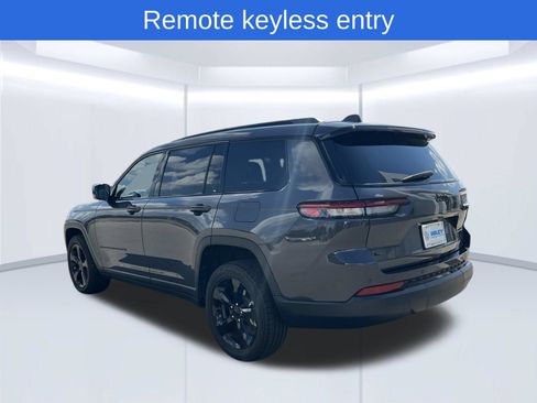Used 2021 Jeep Grand Cherokee L Laredo RWD image 9