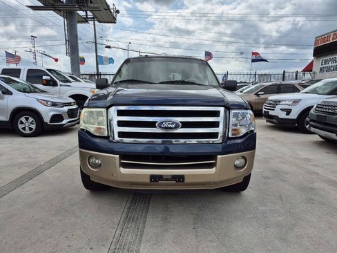 Used 2013 Ford Expedition XLT image 2
