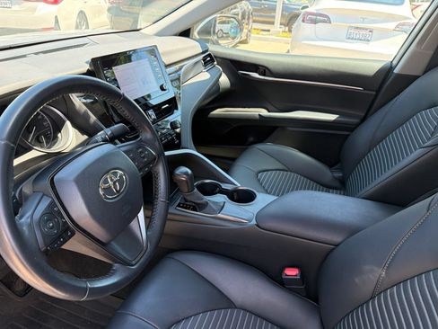 Used 2021 Toyota Camry SE FWD image 7