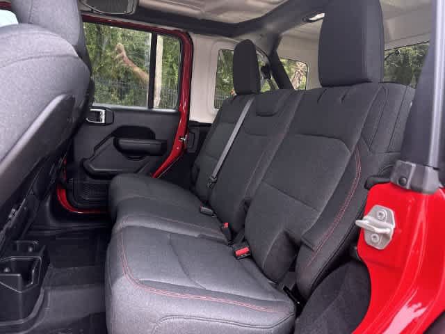 Used 2024 Jeep Wrangler Unlimited Rubicon AWD/4WD image 24