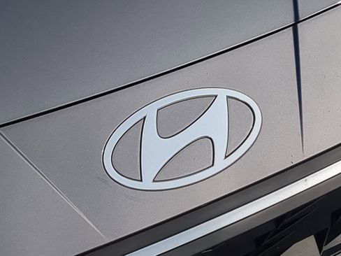 Used 2024 Hyundai Elantra SEL image 14