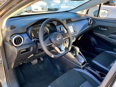 Used 2025 Nissan Versa SV image 17