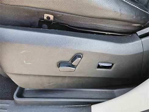 Used 2018 Dodge Grand Caravan SXT image 14