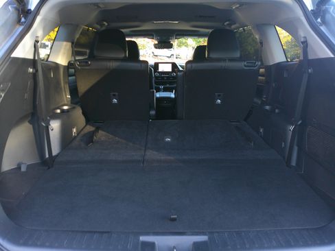 Used 2023 Toyota Highlander XLE image 69