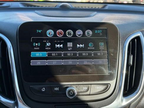 Used 2018 Chevrolet Equinox Premier image 11