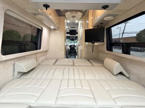 Used 2012 Mercedes-Benz Sprinter 3500 image 59