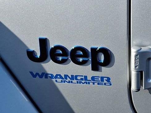 Certified 2022 Jeep Wrangler Unlimited Sahara image 17