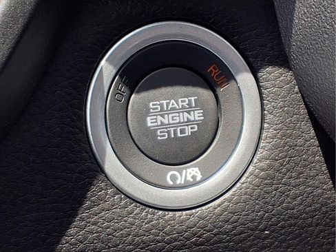 Used 2026 RAM 1500 Laramie AWD/4WD image 18
