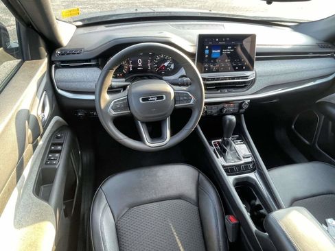 Certified 2024 Jeep Compass Latitude image 11