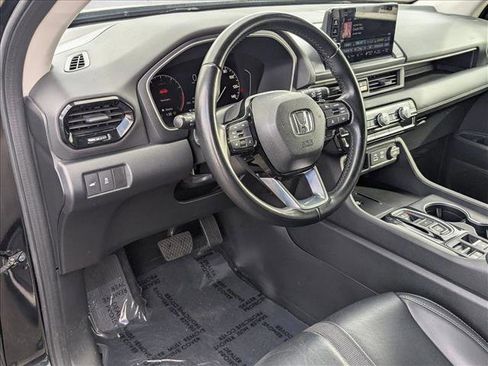Certified 2023 Honda Pilot Touring image 9