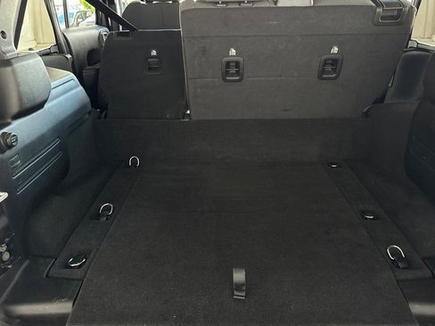 Used 2025 Jeep Wrangler Unlimited Sahara image 18