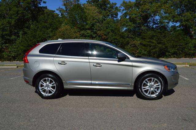 Used 2015 Volvo XC60 T5 Premier w/ Proximity Package FWD image 4