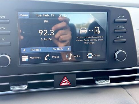 Certified 2026 Hyundai Elantra SE FWD image 14